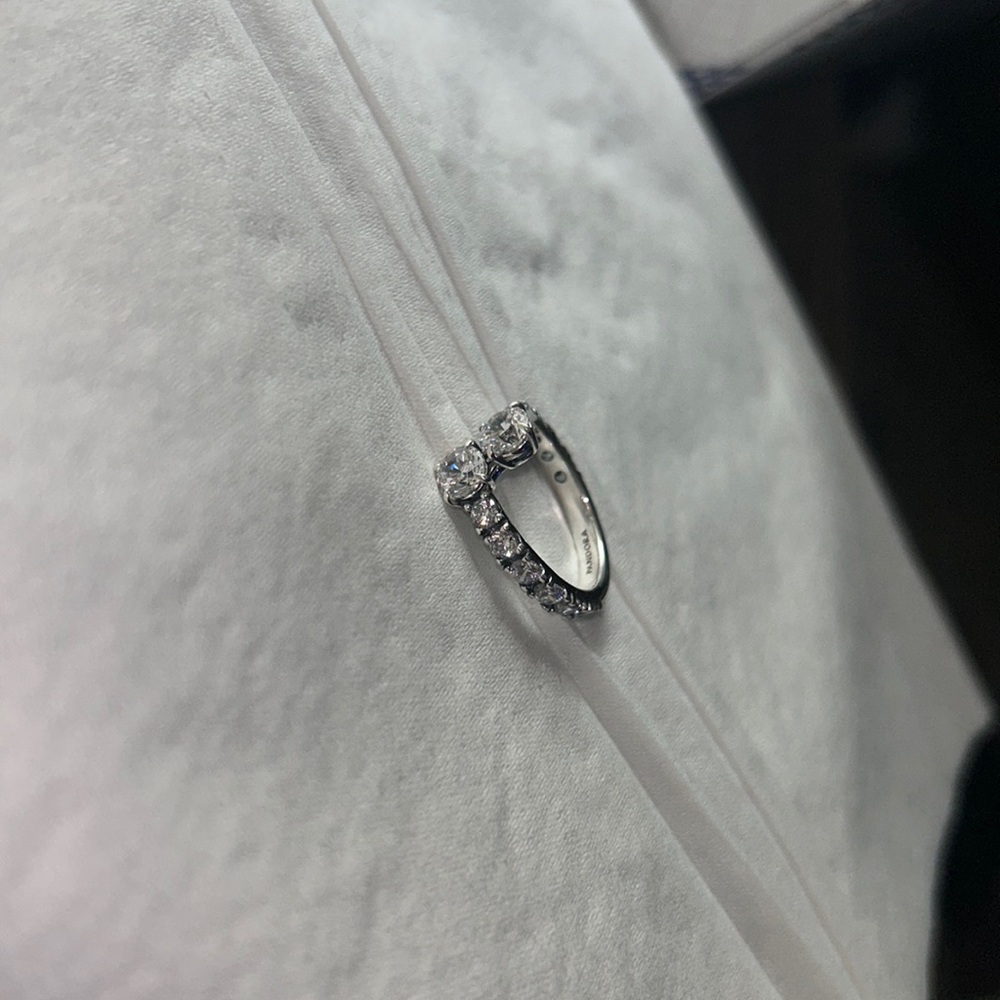 PANDORA Sparkling Overlapping Band Ring
